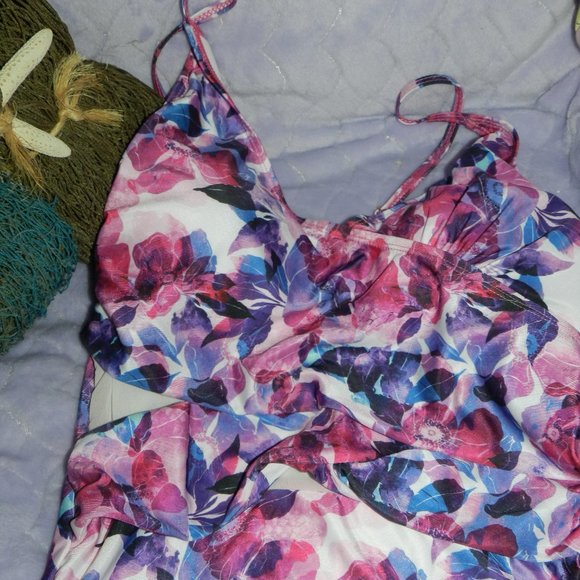 Nicole Miller One Piece Swimsuit Floral Women's Various sizes NEW/NWT - Picture 4 of 16